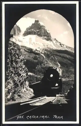 AK Cathedral Peak, Eisenbahn aus einem Tunnel heraus gesehen