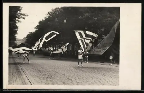 AK X. Deutsches Bundes Sängerfest, Festzug Fahnenschwinger