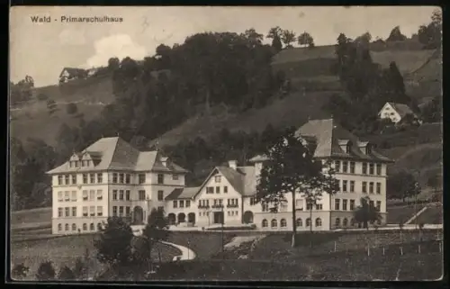AK Wald /ZH, Blick auf das Primarschulhaus