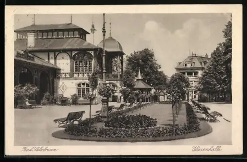 AK Bad Salzbrunn, Strasse an der Elisenhalle