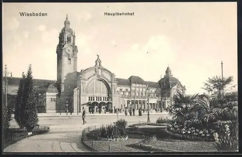 AK Wiesbaden, Hauptbahnhof mit Anlagen mit Vordergrund