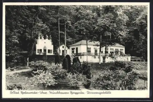 AK Bodenwerder / Weser, Gasthaus Münchhausens Berggarten, Terrasse