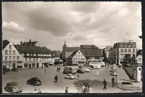 AK Rendsburg, Schiffbrückenplatz mit VW Käfer