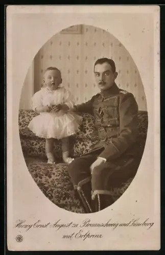 AK Ernst August Herzog von Braunschweig und Lüneburg in Uniform mit Erbprinz