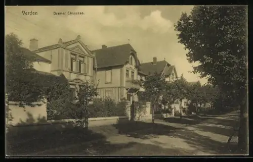 AK Verden, Bremer Chaussee mit Wohnhäusern