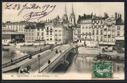 AK Bayonne, Le Pont Marengo et vue sur la ville avec les flèches de la cathédrale