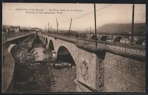 AK Hendaye /Côte Basque, Les Trois Ponts sur la Bidassoa, frontière franco-espagnole
