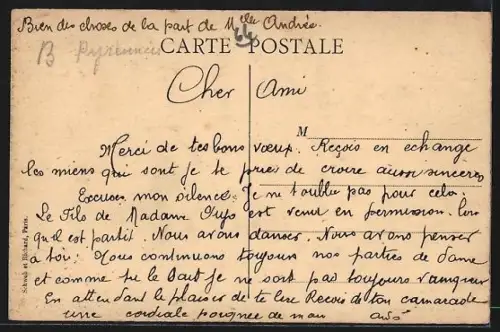 AK Pau, Hôtel de France avec voitures et passants sur la place