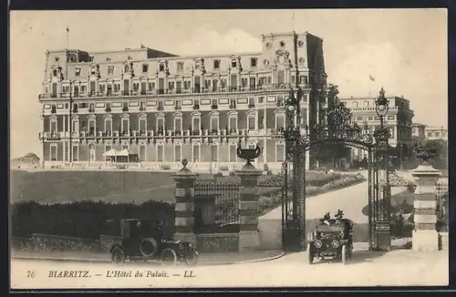 AK Biarritz, L`Hôtel du Palais et son entrée élégante