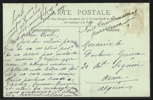 AK Bayonne, La Rue du Port-Neuf avec voiture ancienne et vue sur la cathédrale