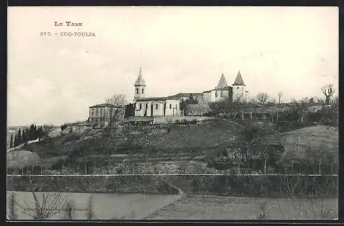 AK Cuq-Toulza /Tarn, Vue du village et de l`église sur la colline