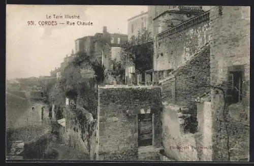 AK Cordes /Tarn, Rue Chaude et les bâtiments anciens en pierre