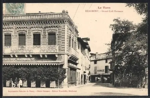 AK Réalmont, Grand Café Raynaud et rue animée