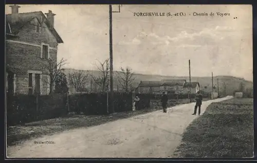 AK Porcheville /S.-et-O., Chemin de Voyers avec vue sur maisons et collines