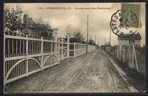 AK Porcheville, Boulevard des Parisiens avec clôtures et voie non pavée