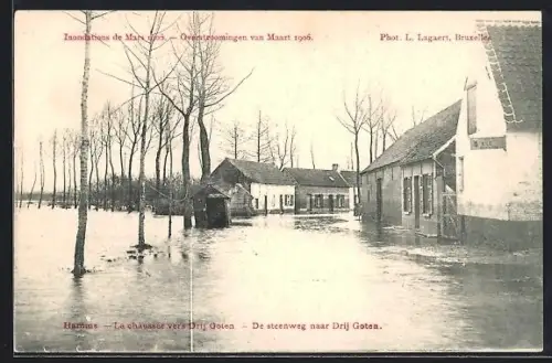 AK Hamme, Inondations de Mars 1906, La chaussee vers Drij Goten