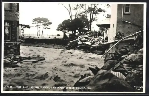 AK Lynmouth, The August 1952 flood, The Main Street, Hochwasser