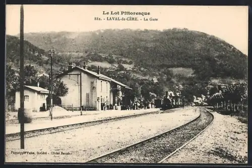 AK Laval-de-Cère /Lot, La Gare, Bahnhof