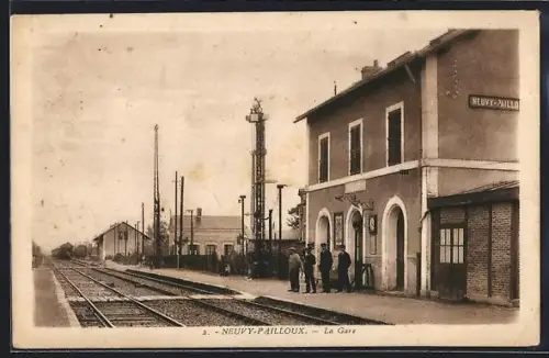 AK Neuvy-Pailloux, La Gare, Bahnhof