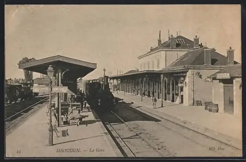 AK Issoudun, La Gare, Bahnhof