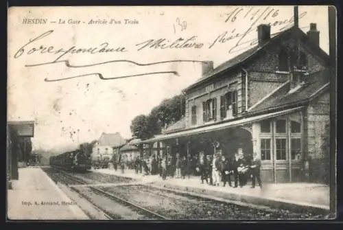 AK Hesdin, La Gare, Arrivée d`un Train