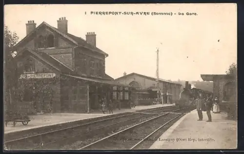 AK Pierrepont-sur-Avre /Somme, La Gare