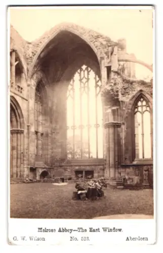 Fotografie G. W. Wilson & Co., Aberdeen, Ansicht Melrose, Melrose Abbe, the East Window