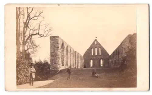 Fotografie unbekannter Fotograf, Ansicht Battle, ruins of Battle Abbey