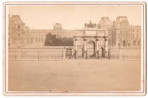 Fotografie unbekannter Fotograf, Ansicht Paris, vue de Louvre et Carrousel