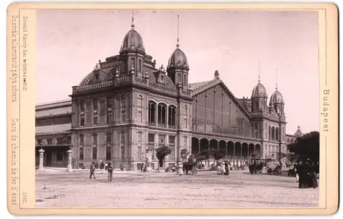 Fotografie Diwald Karoly, Budapest, Ansicht Budapest, der Hauptbahnhof, Osztrak allamvasut p alya udvara