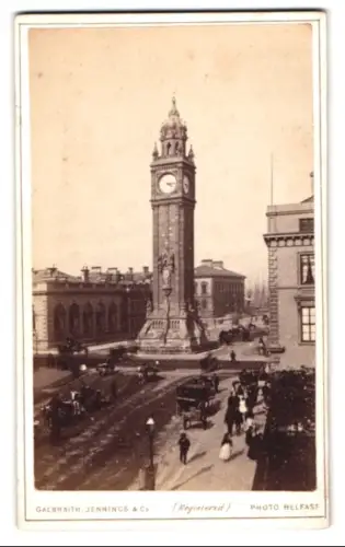 Fotografie Galbraith Jennings & Co., Belfast, Ansicht Belfast, Queens Square mit Albert Memorial Clock Tower