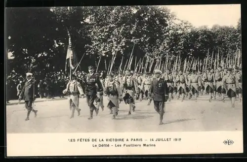 AK Paris, Siegesparade / Fete de la Victoire 14. Juli 1919, Le Defile - Les Fusilliers Marins
