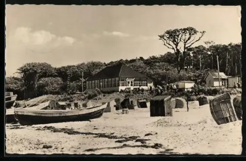 AK Graal-Müritz, Strandkörbe am Strand
