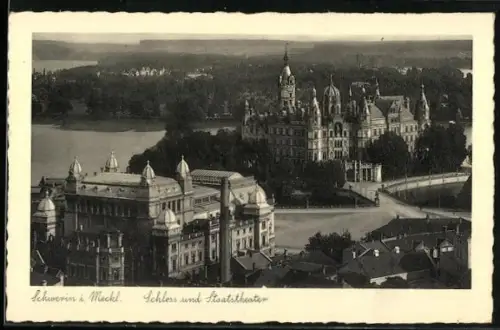 AK Schwerin i. Meckl., Schloss und Staatstheater