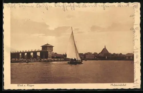 AK Wiek a. Rügen, Hafeneinfahrt mit Segelboot