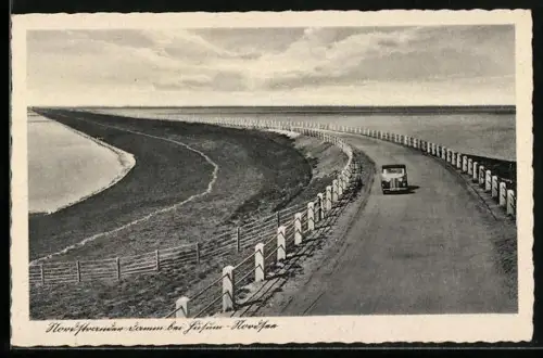 AK Husum /Nordsee, Nordstrander Damm mit Auto