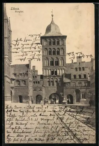 AK Lübeck, Frontalansicht des Burgtores