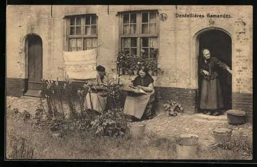 AK Zwei Frauen klöppeln im Garten