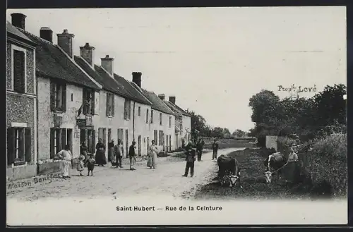 AK Saint-Hubert, Rue de la Ceinture avec villageois et bétail