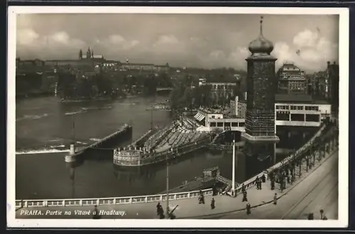 AK Prag / Praha, Moldau-Partie mit Hradschin