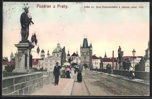 AK Prag / Praha, Socha sv. Jana Nepomuckeho a starom. most. veze.