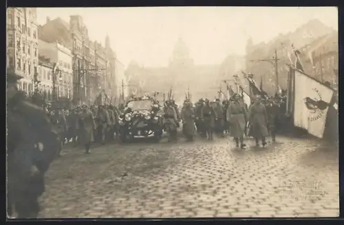 AK Prag / Praha, Aufmarsch auf dem Wenzelsplatz
