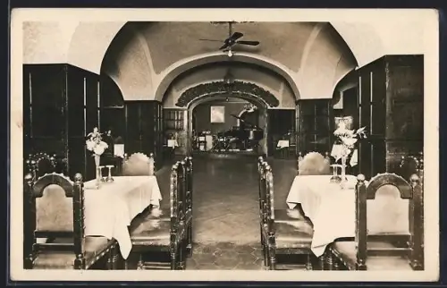 AK Prag / Praha, Tumuv velkorestaurant U Zlate Kaplicky, Praha II., Narodni 4