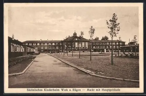 AK Wiek a. Rügen, Sächsisches Kinderheim, Markt mit Hauptgebäude
