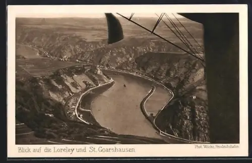AK St. Goarshausen, Blick auf die Loreley und St. Goarshausen aus dem Zeppelin-Luftschiff
