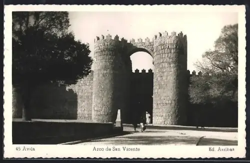 AK Avila, Arco de San Vicente