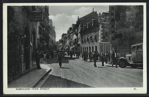 AK Gibraltar, Main Street