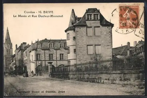 AK Brive, Le Musée et Rue Docteur-Massenat