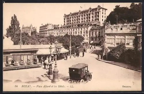 AK Royat, Place Allard et les Hôtels