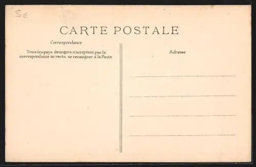 AK Enval /Auvergne, Le Village d`Enval sous un grand arbre avec vue sur la vallée